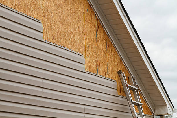 Professional Siding Contractor technician working in Yorkville, OH